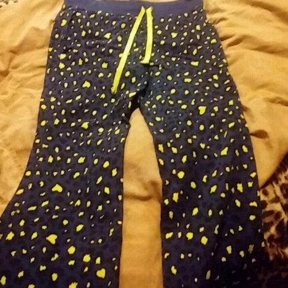 Leopard sweatpants - Picture 4 of 4